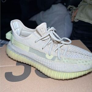 Adidas Yeezy Boost 350 V2 Sneakers